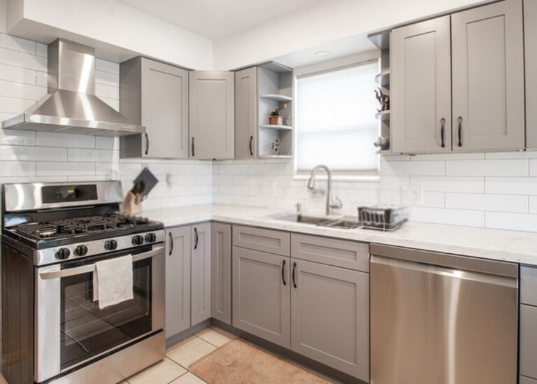 Easy Ways to Upgrade Basic Kitchen Cabinets