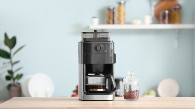 Best Single Serve Coffee Maker Without Pods [Jan 2024]: Top 6 Picks