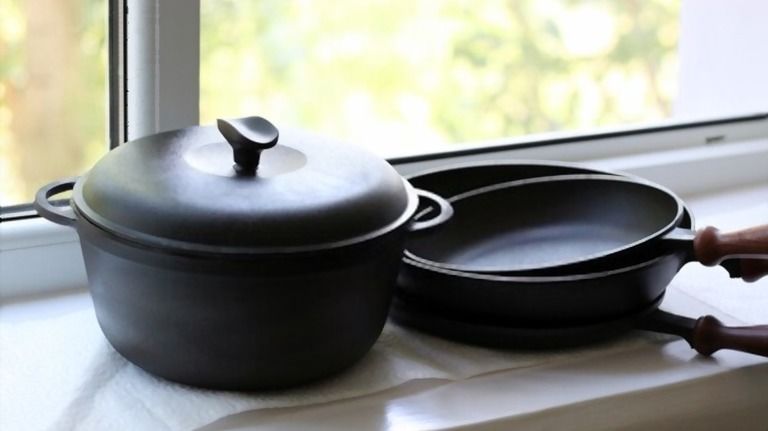 Top 6 Best Cast Iron Cookware Sets [2024] Reviews & Buying Guide